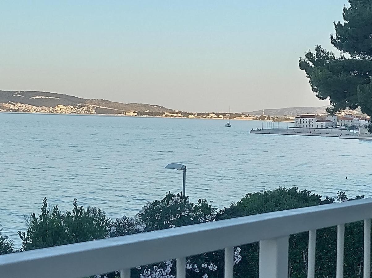 Apartman Figaro Pogled Od Milijun Dolara, 2 Tusa, 2 Wc Kaštela Eksteriør billede